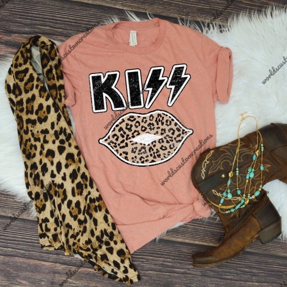 Tops - Kiss band 👄 leopard lips tee